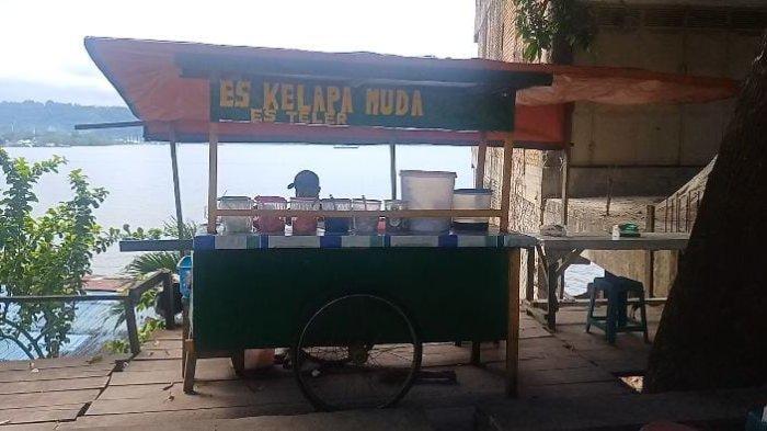 Suka Duka Ian, Penjual Es Kelapa Muda Asal Makassar di Ambon, Pernah Buang Kelapa karena Basi