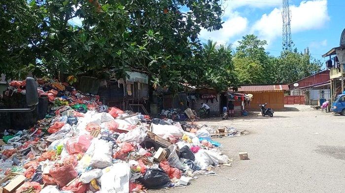 Sampah Meluber, Anak-anak di Pasar Rumah Tiga-Ambon Mulai Terserang DBD