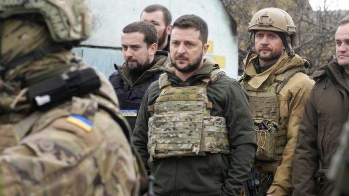 Zelensky Minta Barat Beri Sanksi Lebih Banyak ke Rusia atas Penggunaan Senjata Kimia