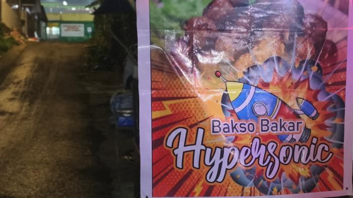 BAKSO - Lapak Bakso Hypersonic di jl. Jenderal Soedirman, Kota Ambon.