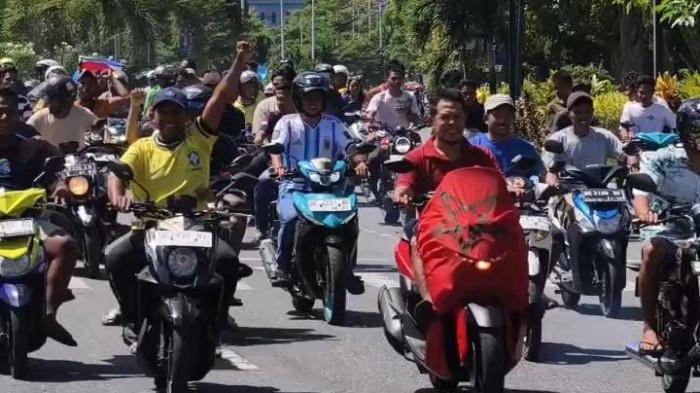 Maroko Tumbangkan Belanda, Ratusan Fans Gabungan Gelar Konvoi di Masohi