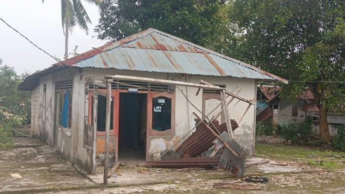 Kepala Desa Ohoider Atas Minta Pemkab Bantu Rehabilitasi Rumah yang Rusak Akibat Puting Beliung