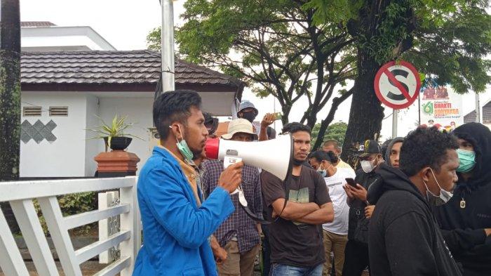 Mahasiswa Kembali Seruduk Kantor Wali Kota Ambon, Minta PPKM Dihentikan