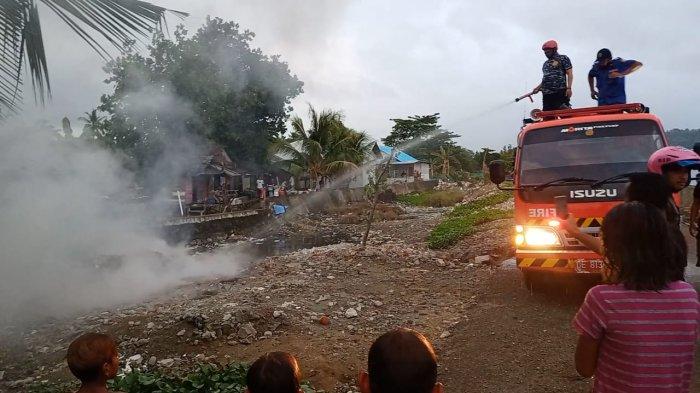 Damkar Manise Tercengang Lihat Sumber Api di Rumah Tiga