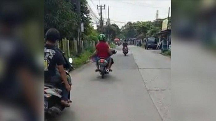 VIRAL Video Jenazah Diangkut dengan Sepeda Motor, Ambulans Tak Tersedia, Almarhum Berusia 4 Tahun