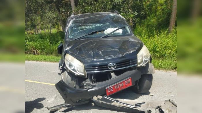 Diduga Mengantuk, Kepala Bappeda SBB Alami Kecelakaan Tunggal di Jalan Trans Seram