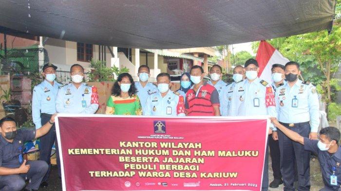 Kemenkumham Maluku Beri Bantuan Kompor untuk Pengungsi Kariu