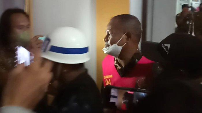 Diperiksa 7 Jam, Mansyur Tuharea Dicecar 40 Pertanyaan, Langsung Ditahan Selama 20 Hari