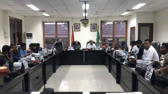 Nilai Polisi Langgar HAM saat Bentrok di Tamilouw, Warga Minta Kapolres Rositah Umasugi Dicopot