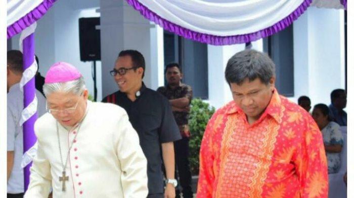 Uskup Mandagi: Semoga Pendeta Elifas Maspaitella Bawa GPM Jadi Gereja Bukan Organ Politik di Maluku - pdt_elifas_maspaitella_dan_uskup_mgr_amboina.jpg