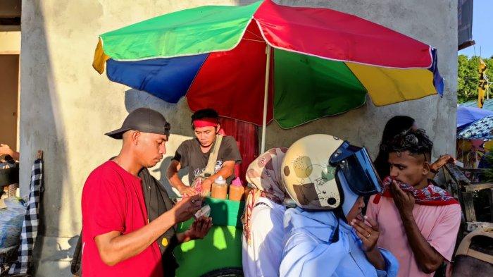 Penjual Pentolan Raih Keberkahan 7 Syawal Saat Atraksi Pukul Sapu di Morella