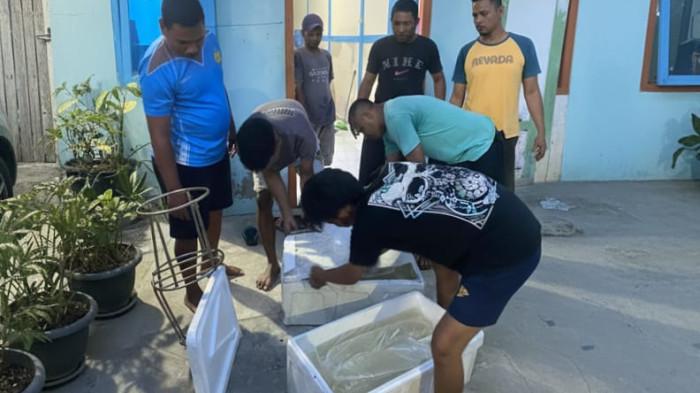 Polsek Geser Gerebek Penjual Air Galon di Kampung Cina, Amankan 100 Liter Sopi