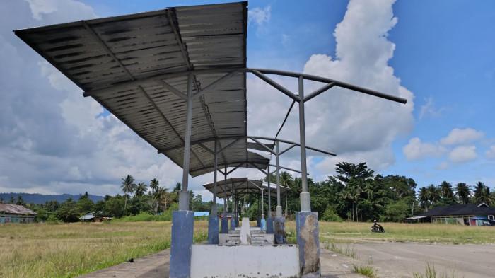 Miris! Halte Terminal Gumumae Bula Rusak, Warga: Cuma Dibangun, Habis Itu Dibiarkan