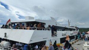 1642024-Pelabuhan-Amahai.jpg
