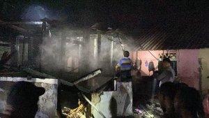 Api-Rumah-Hitu.jpg
