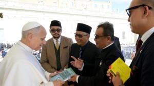 Bertemu-Paus-Leo.jpg