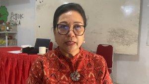 Kepala-Sekolah-SMA-Kristen-YPKPM-Ambon-E-Laturiuw-saa-B.jpg