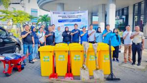 bersihkan-sampah-pelindo.jpg