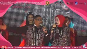 pemilihan-putri-murad-nyanyi.jpg
