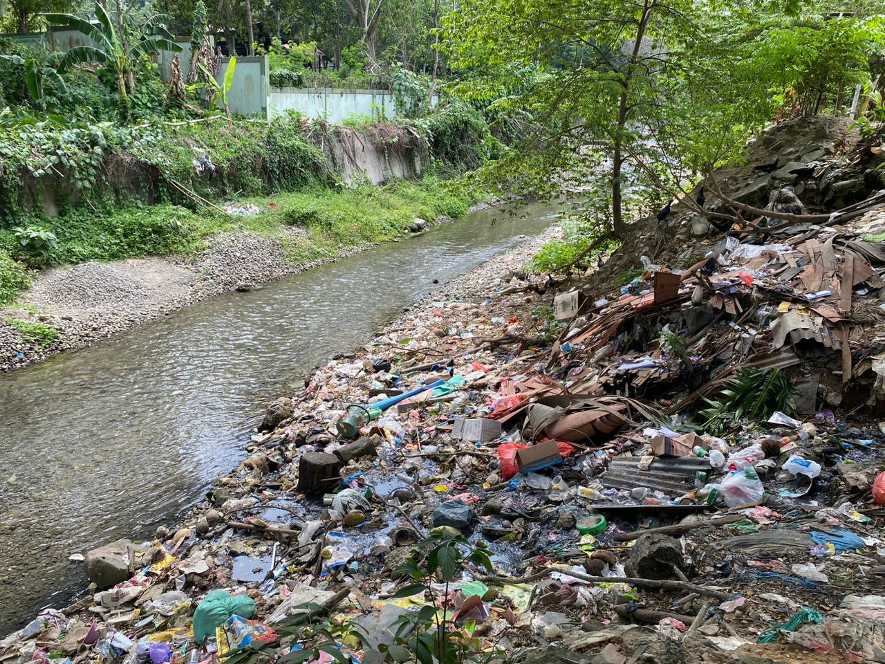 2432024-Sungai-sampah.jpg