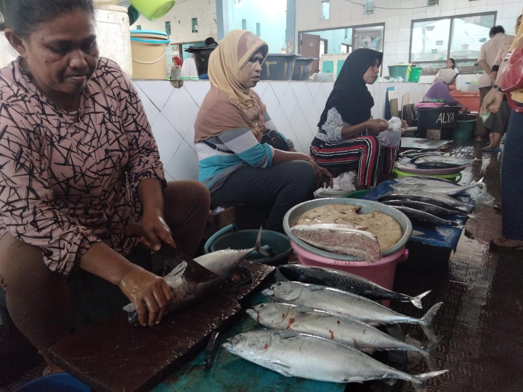 Harga Ikan di Masohi Terus Melambung, Komsumen; Beli Saja Dari Pada Tidak Makan Ikan