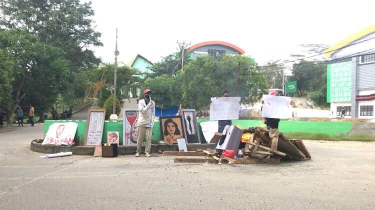 Aksi Bungkam Mahasiswa IAIN, Tuntut Pihak Kampus Segera Cabut Sanksi atas Indah Sari