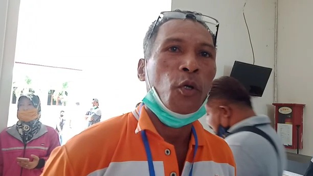 Tidak Diizinkan Kembali ke Ambon, Puluhan Sopir Angkutan Logistik Datangi Kantor Bupati Buru