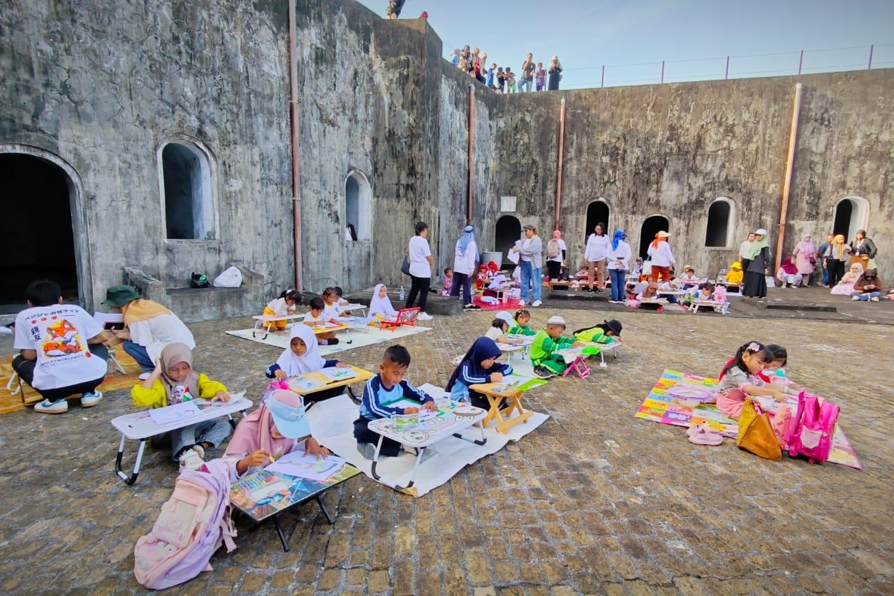 Lomba Mewarnai Tarian Cakalele di Benteng Belgica: Tanamkan Sejarah dan Budaya tuk Anak-anak