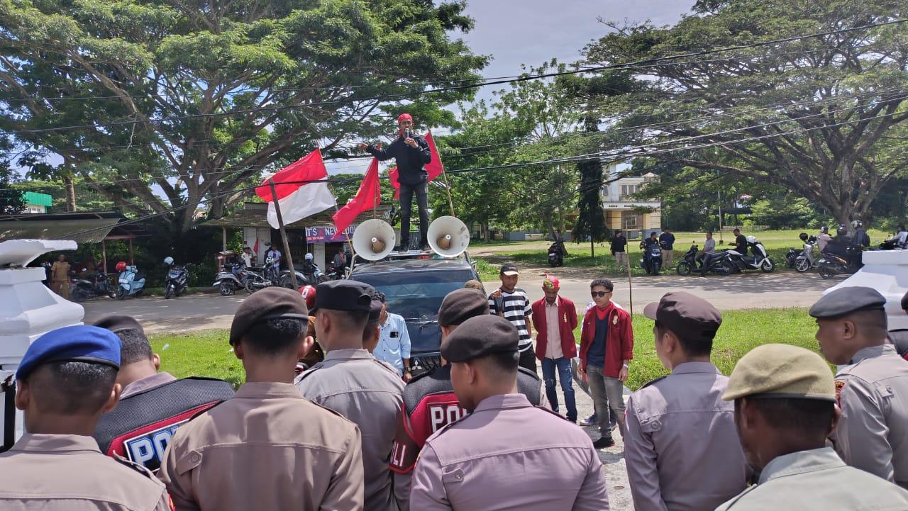 Empat Kali Aksi, Mahasiswa Ancam Lapor Kejaksaan Maluku Terkait Dugaan Korupsi Beasiswa di SBT