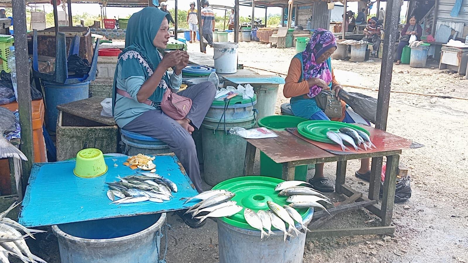 Harga-ikan-di-pasar-Langgur-Kabupaten-Maluku-Tenggara-1.jpg