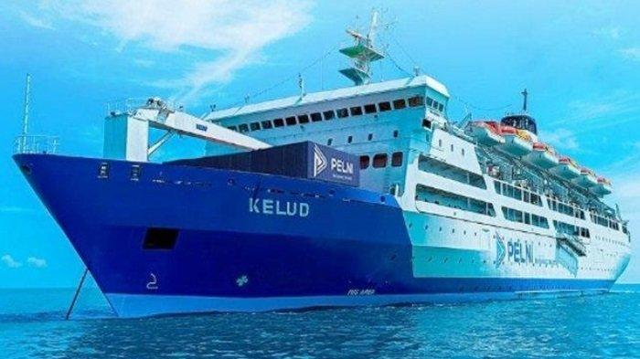 KM-Kelud-bersandar-di-pelabuhan-Ambon.jpg