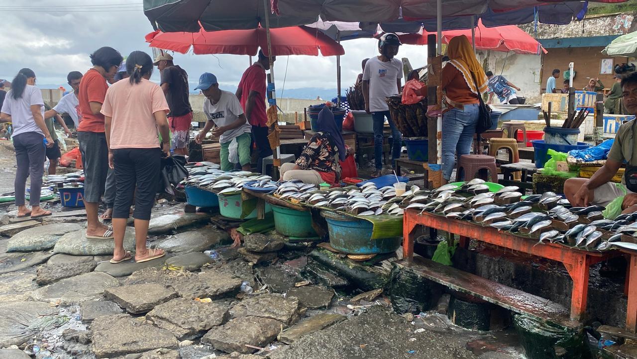Harga Ikan Jaring di Pasar Mardika Ambon Murah, Per Tumpukan Rp 20 Ribu