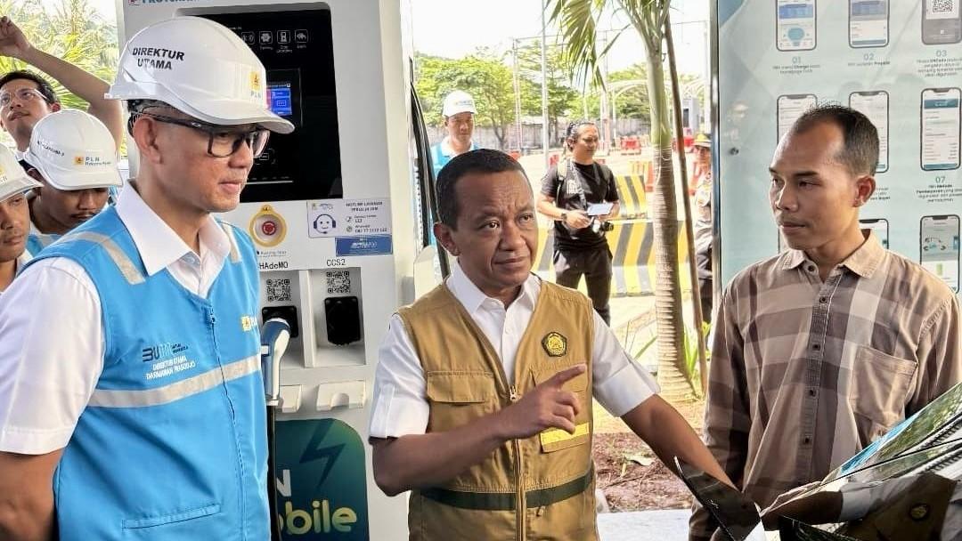 Kunjungi SPKLU di Banten, Menteri ESDM Apresiasi Kesiapan PLN Sambut Mudik Lebaran 2025