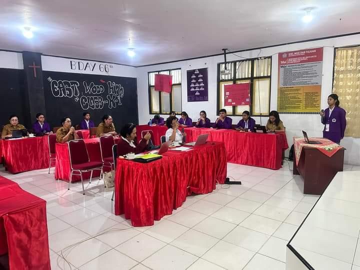 SMA Kristen YPKPM Ambon Gelar Presentasi Karya Ilmiah, Hadirkan Penguji Dosen Unpatti