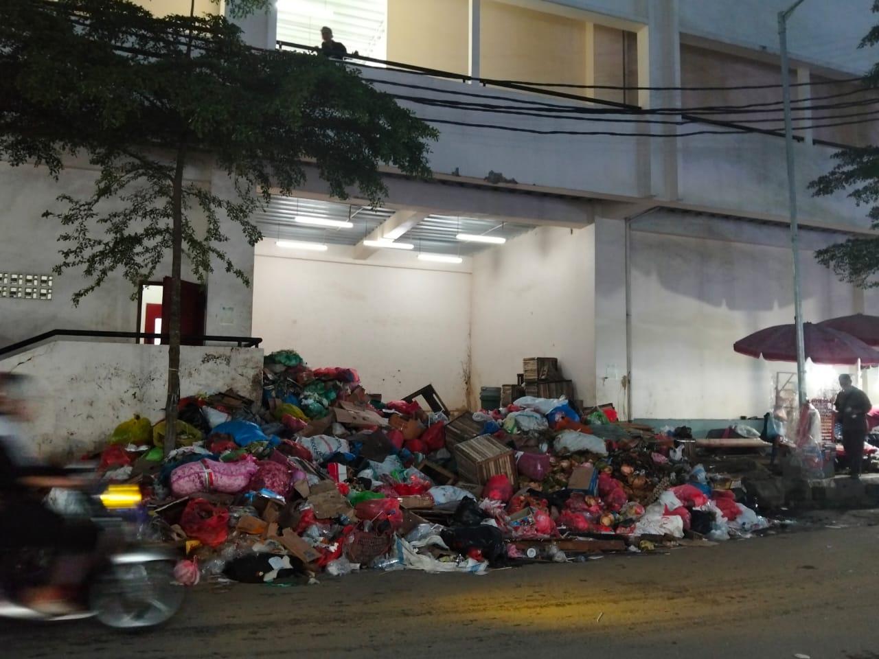 Sampah-gedung-lai.jpg