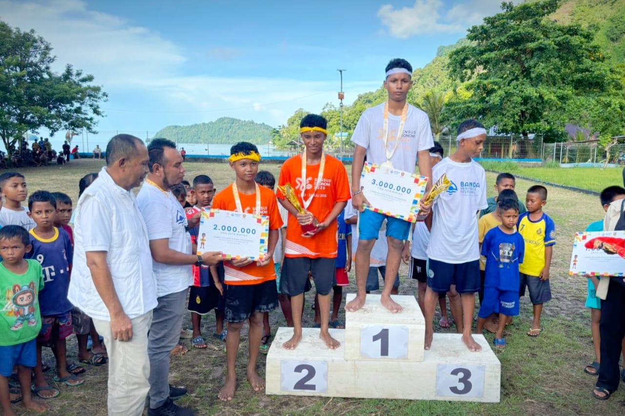 Banda Heritage Festival 2025: BPK Gelar Lomba Pacu Perahu Kole-kole Dimenangkan Desa Kumber
