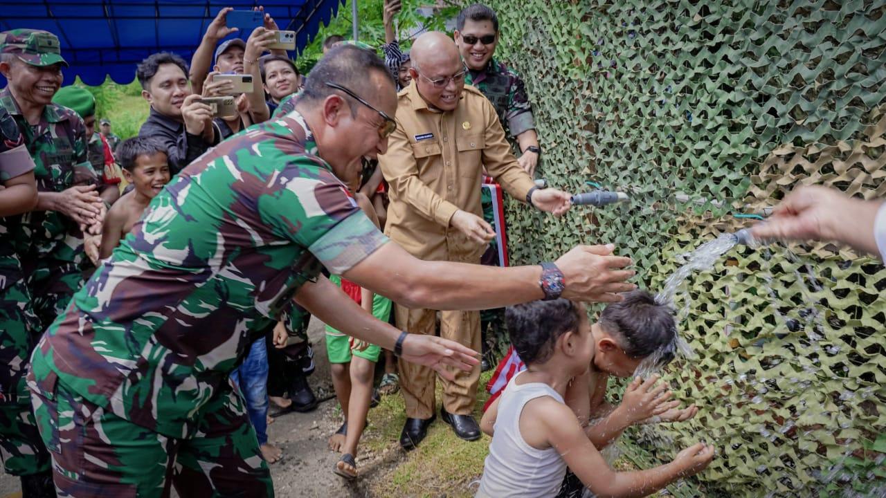 Pangdam XV Pattimura Resmikan Fasilitas Air Bersih di Dusun Waringin Cap