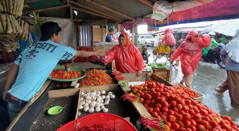 cili-tomat-di-pasar-batu-merah.jpg