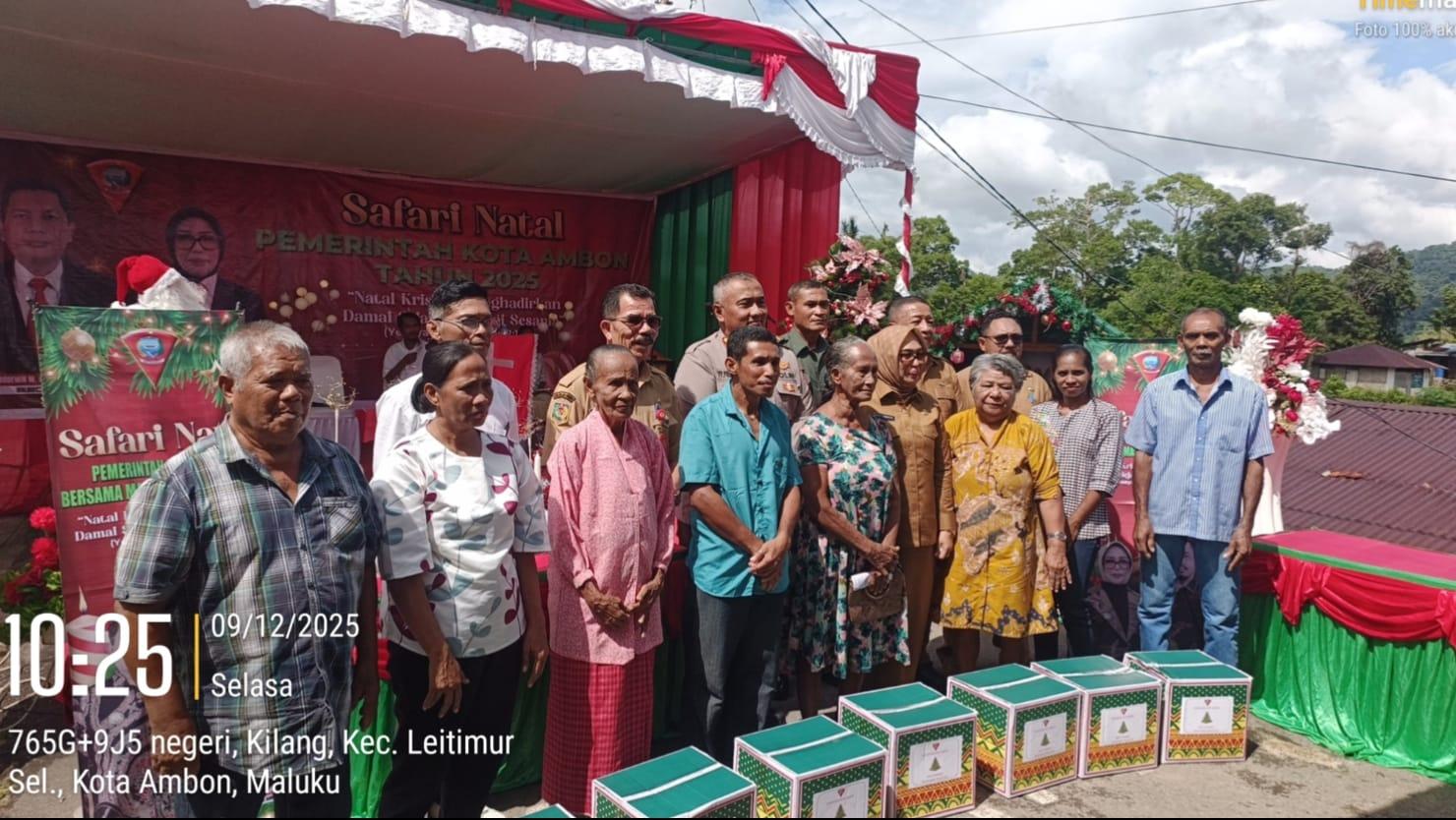 Hadirkan Sukacita Natal, Pemkot Ambon Bagikan 100 Sembako untuk Warga Leitimur Selatan