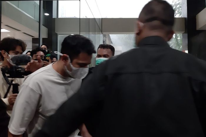 Dikaruniai Anak Kembali, Raffi Ahmad Kubur Ari-ari Anak Keduanya