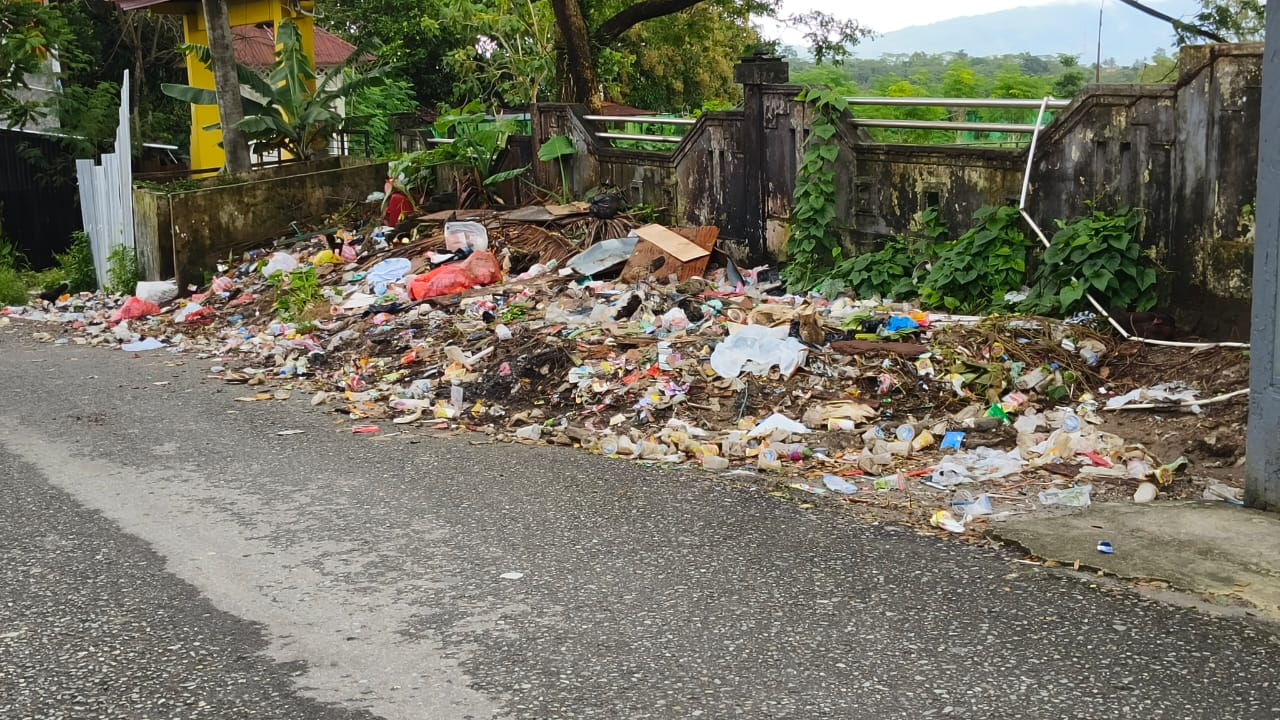 wara-tps-sampah-menggunung6.jpg
