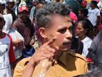 Warga Sipil di Kota Bula SBT Dikeroyok Brimob, Kakak Korban Diduga Dilecehkan: Handuknya Ditarik