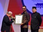 Buku-biografi-jokowi-ditulis-pln.jpg