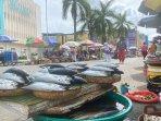 Ikan-pasar-mardika-15-des.jpg