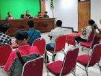 Konferensi-pers-Kejari-Tanimbar.jpg