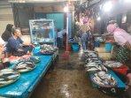Pedagang-ikan-pasar-Binaiya.jpg