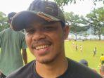 Pelatih-Tunas-Inti-FC-Mahatti-Lestuaen.jpg
