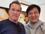 jackie-chan-bersama-arnold-schwarzenegger.jpg