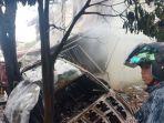 mobil-tabrak-ruko-hingga-terjadi-ledakan-dan-menyebabkan-kebakaran.jpg