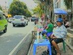 penjual-Air-Sageru.jpg